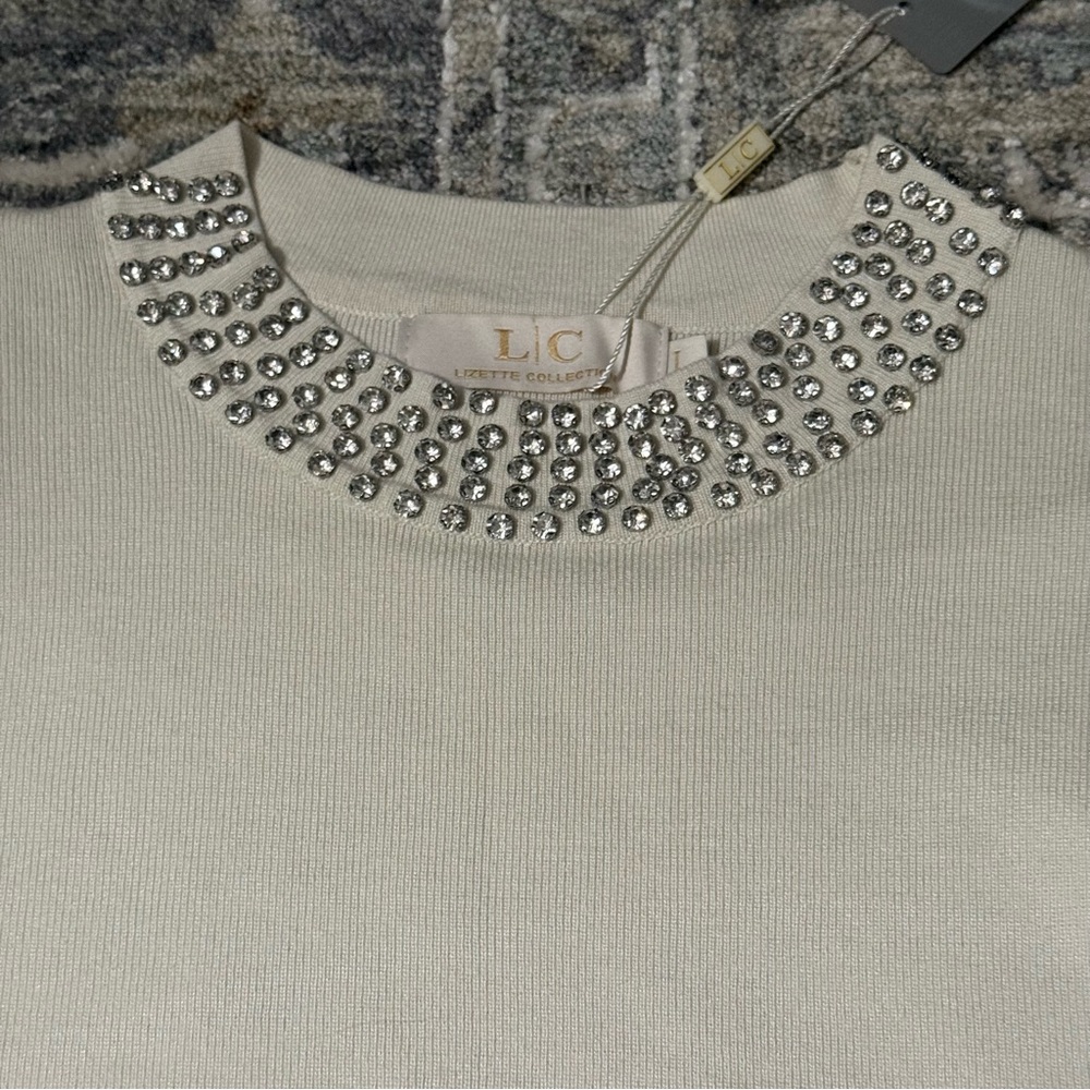 NWT Lizzette Collection Rhinestone Top - Picture 2 of 4